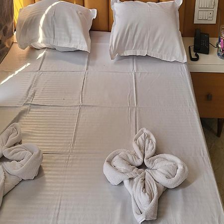 Hotel Ruchi Executive Satara Luaran gambar
