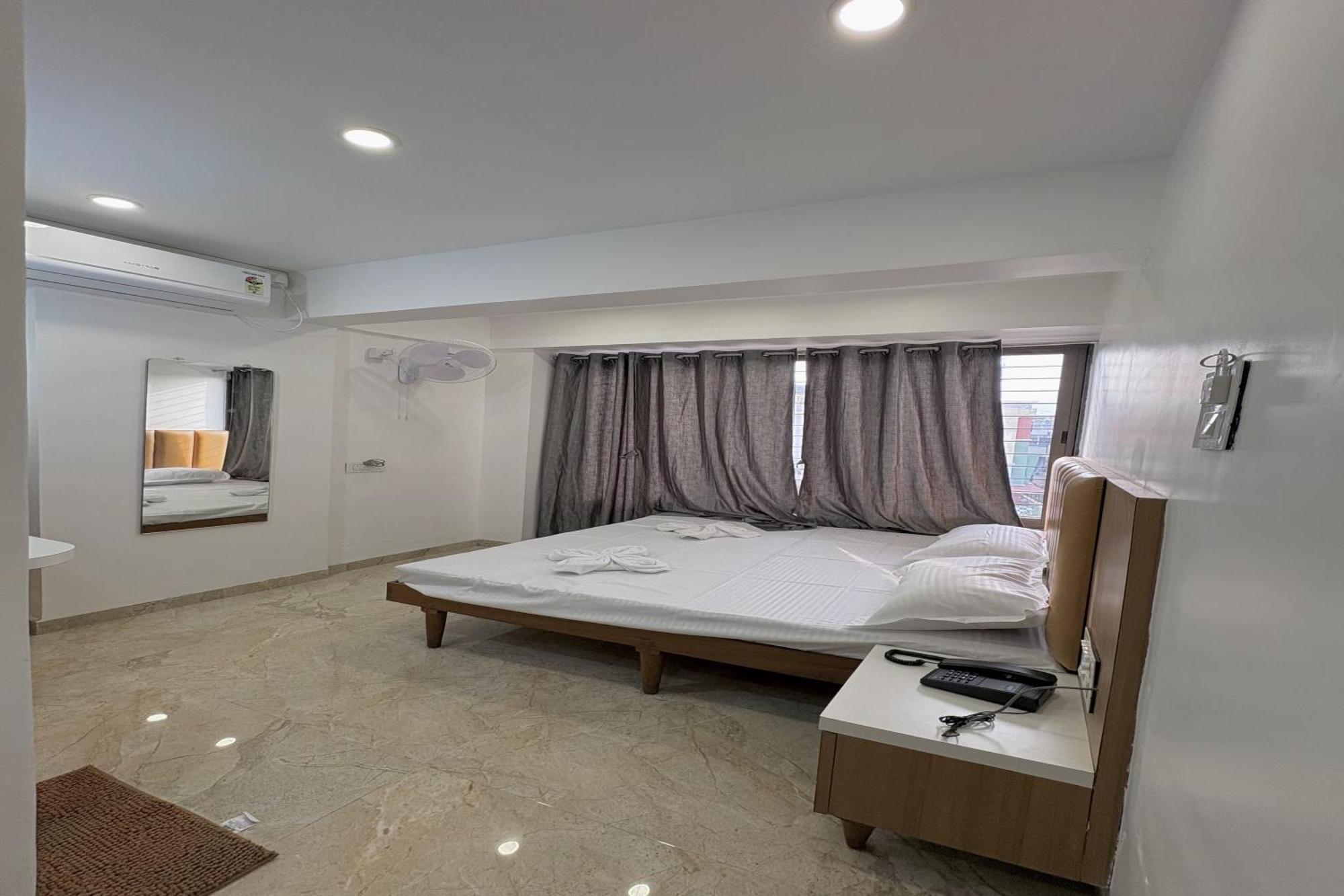 Hotel Ruchi Executive Satara Luaran gambar
